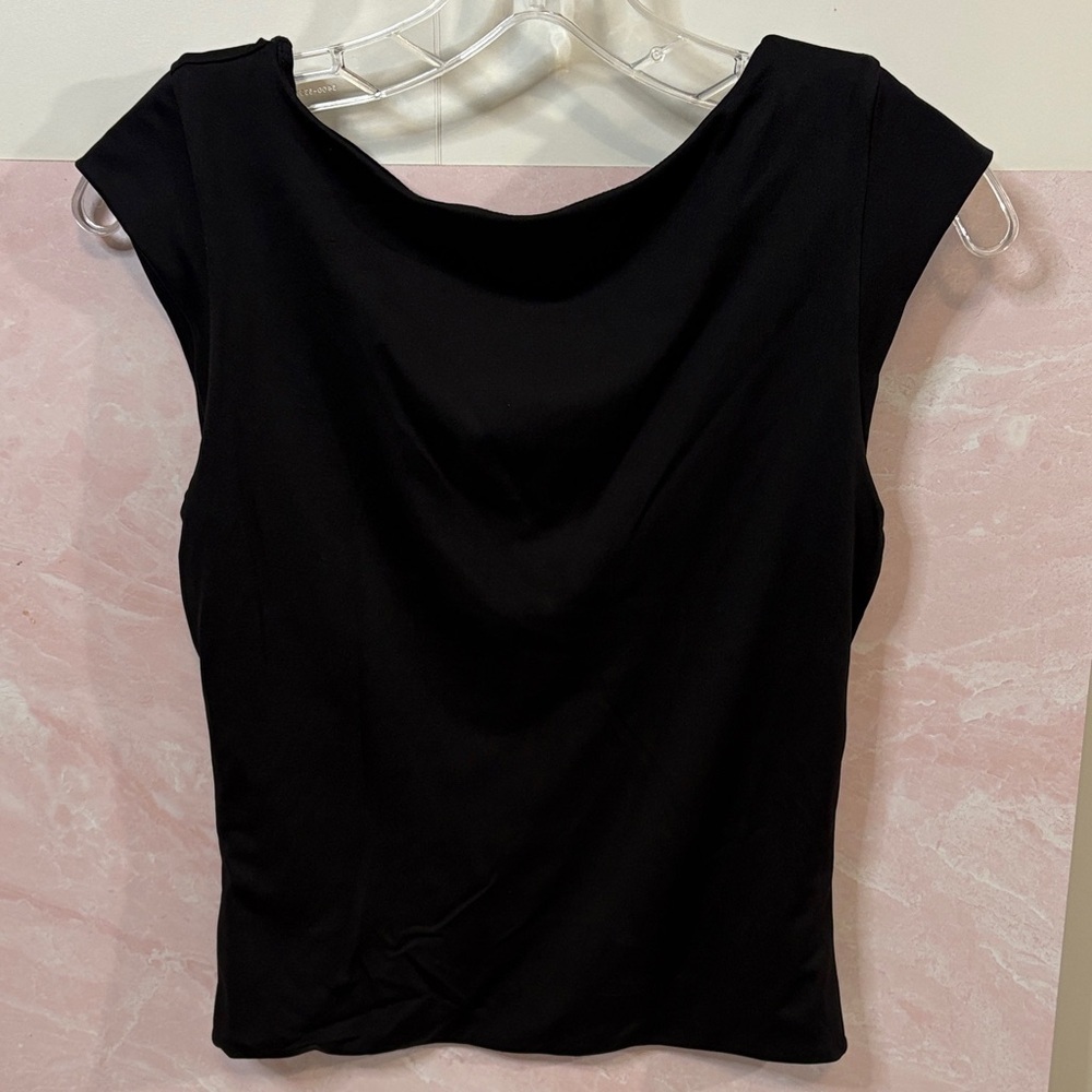 Black Cap Sleeve Crop Scoop Back Top | M